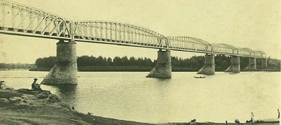 Мост через реку Белую.